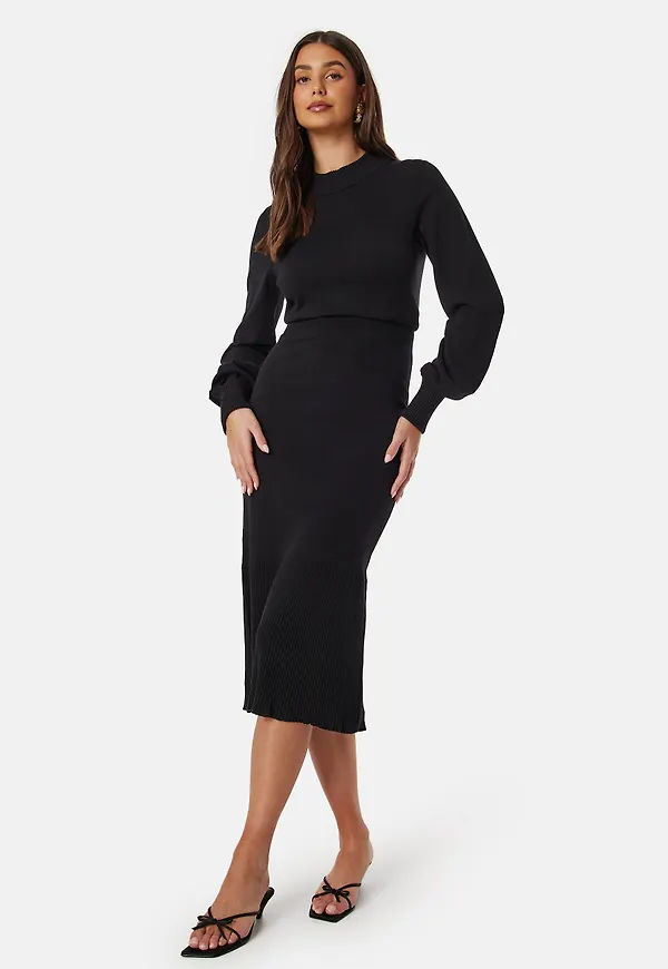 Fine Knitted Turtle Neck Dress