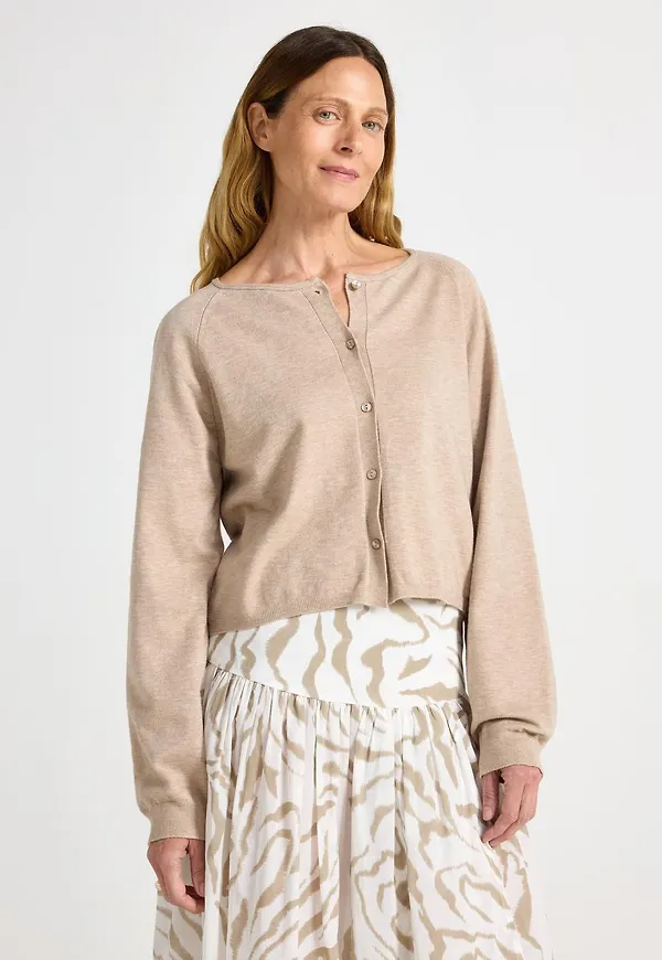 Finstickad cardigan