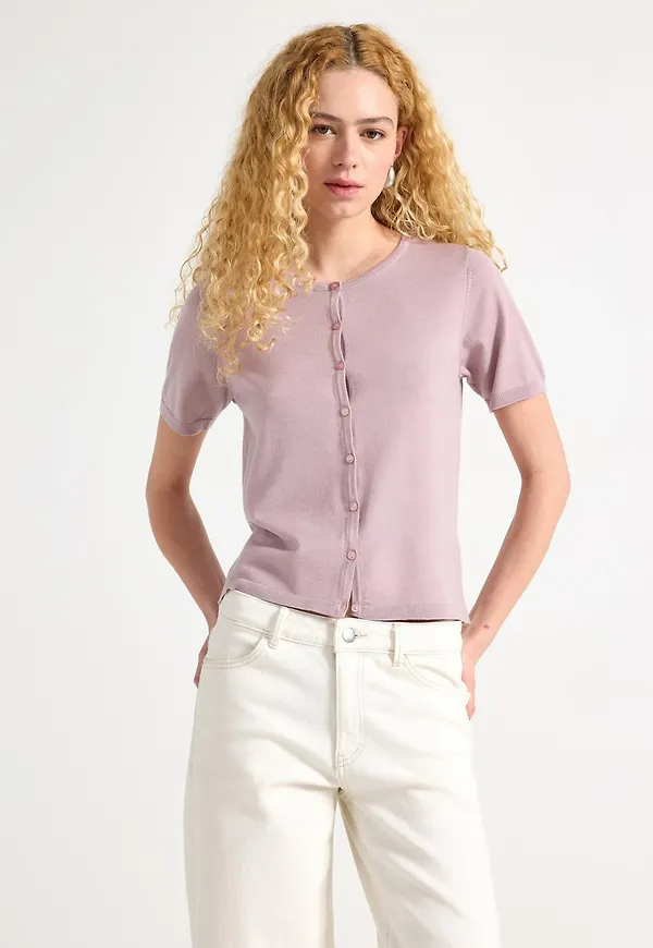 Finstickad cardigan