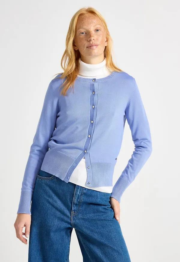 Finstickad cardigan