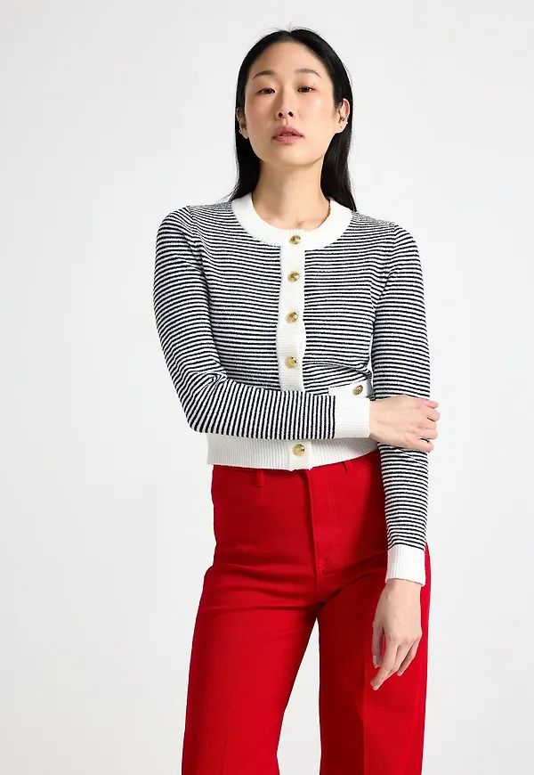 Finstickad cardigan