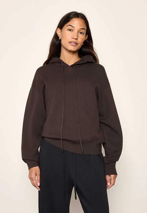 Finstickad hoodie
