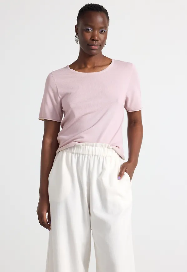 Finstickad t-shirt
