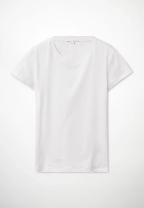 FITTED T-SHIRT
