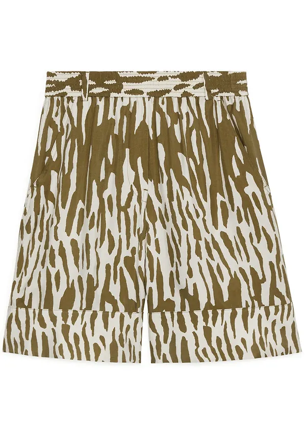 Fluid Twill Shorts - Beige