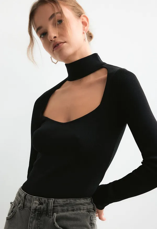 Freya knitted top