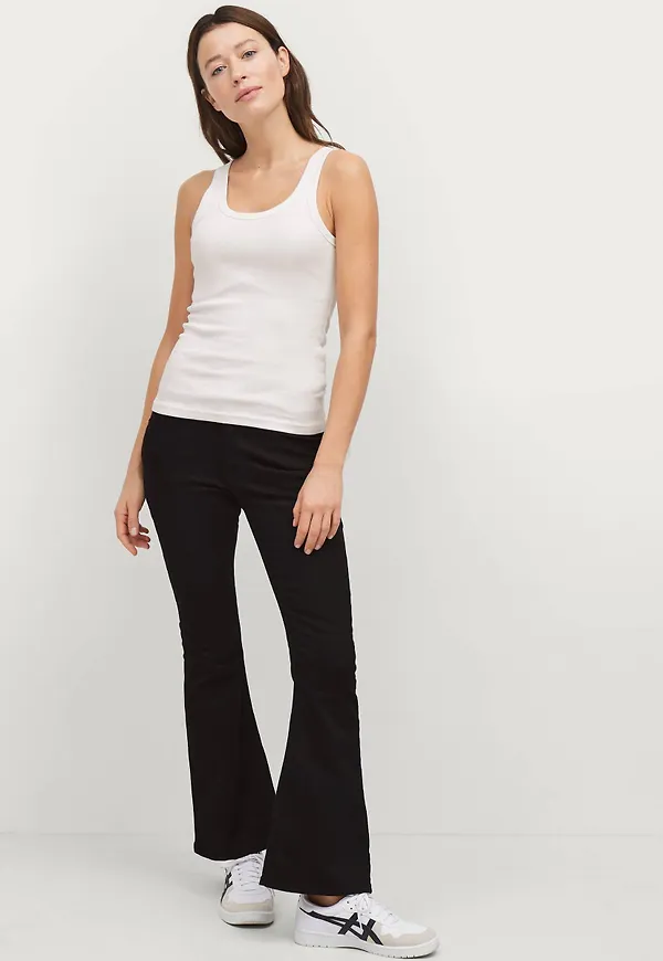 Gina Tricot - Jeans Low Waist Petite Bootcut Jeans - Svart - 42