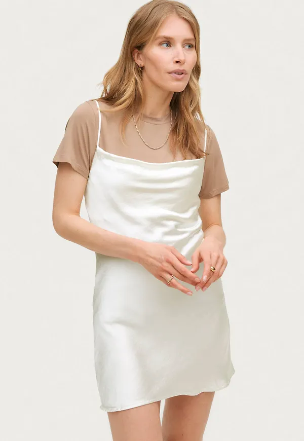Gina Tricot - Klänning Satina - Vit