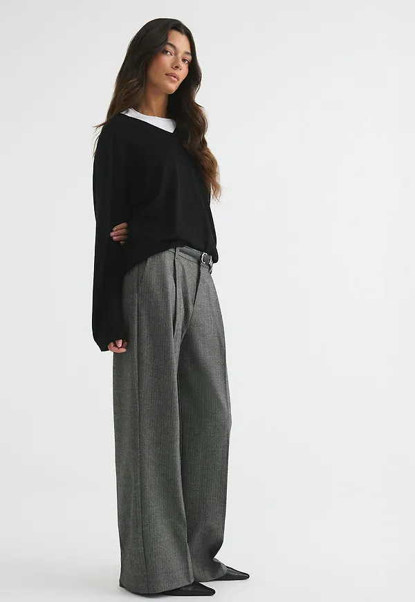 Gina Tricot - Confident herringbone trousers - Vida byxor - Grå - 34 - Dam