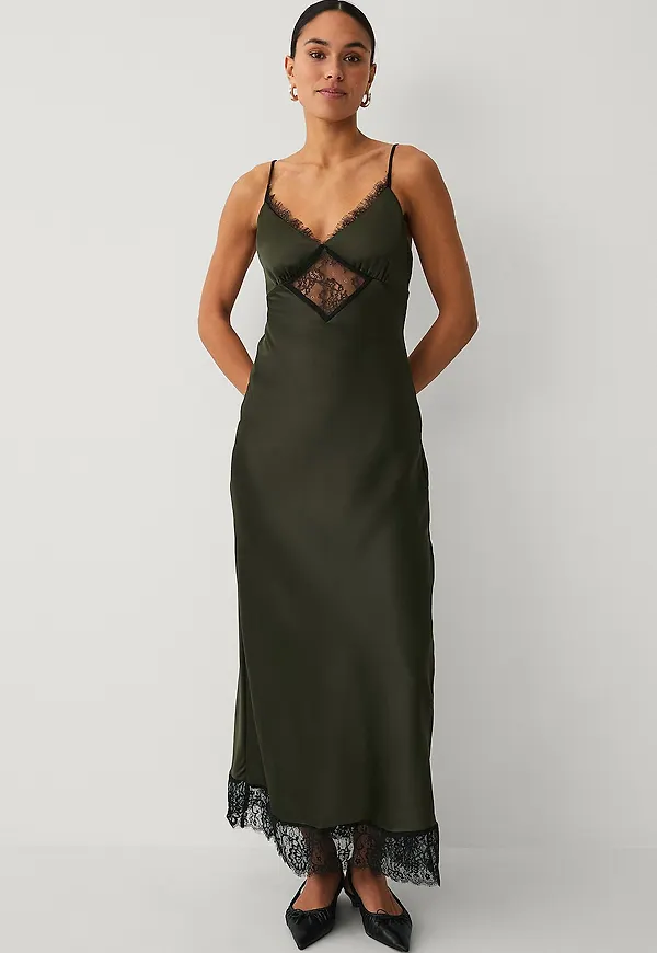 Gina Tricot - Maxiklänning Satin Lace - Grön