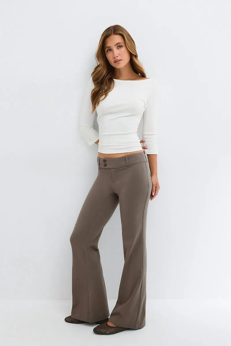 Gina Tricot - Sassy low bootcut trousers - Kostymbyxor - Brun - 34 - Dam