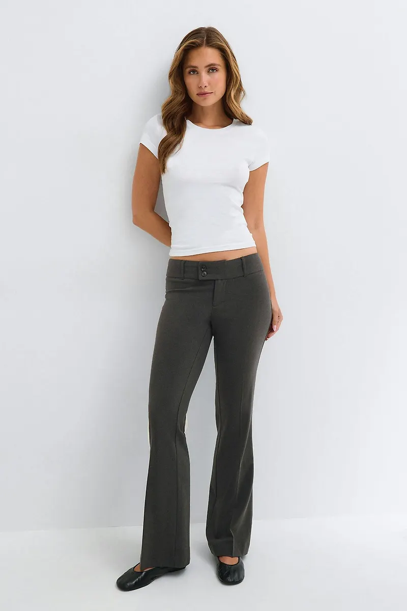 Gina Tricot - Sassy low bootcut trousers - Kostymbyxor - Grå - 42 - Dam
