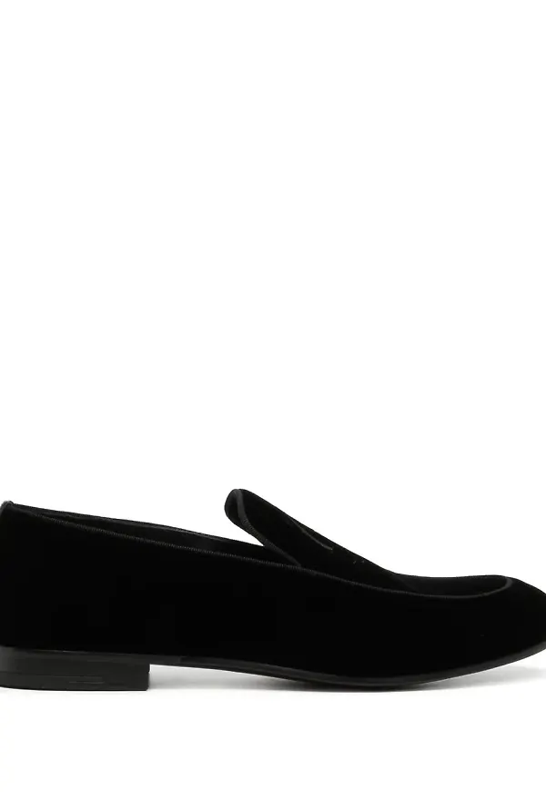 Giorgio Armani embroidered-logo detail loafers - Svart