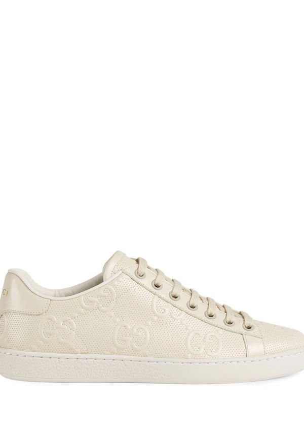 Gucci Ace GG låga sneakers med präglad logotyp - Vit