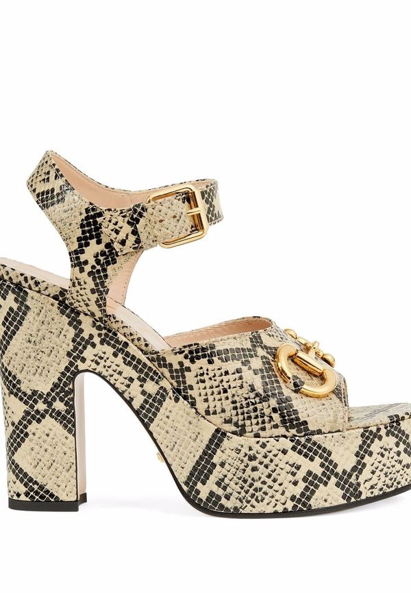 Gucci Horsebit ormskinnsmönstrade platåsandaler - Neutral