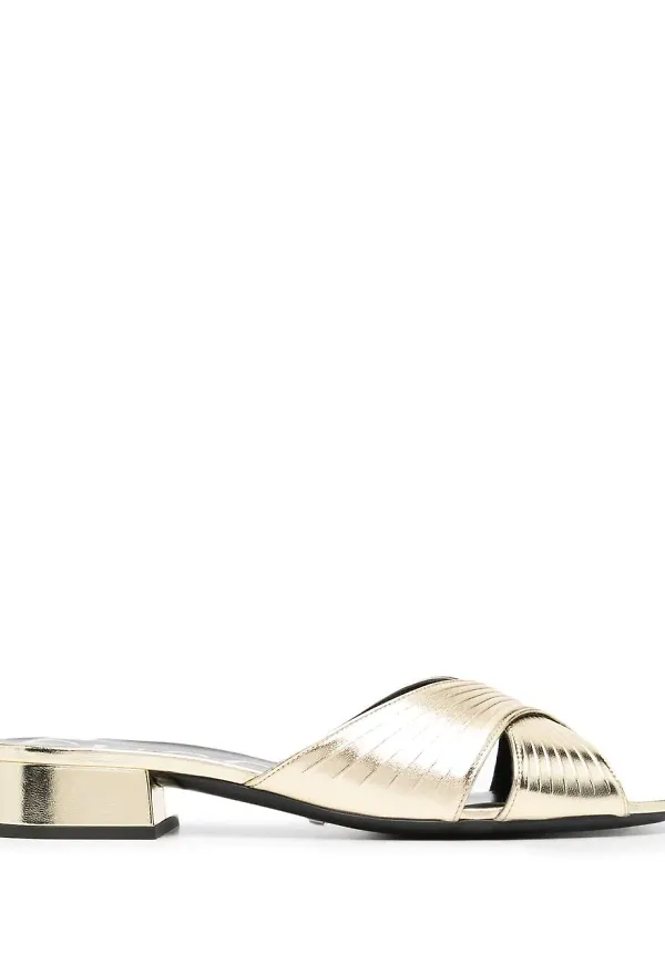 Gucci sandaler med korsrem - Guldfärgad