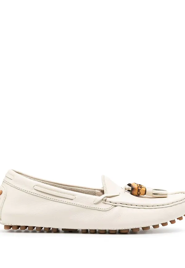 Gucci strukturerade loafers med tofs - Vit