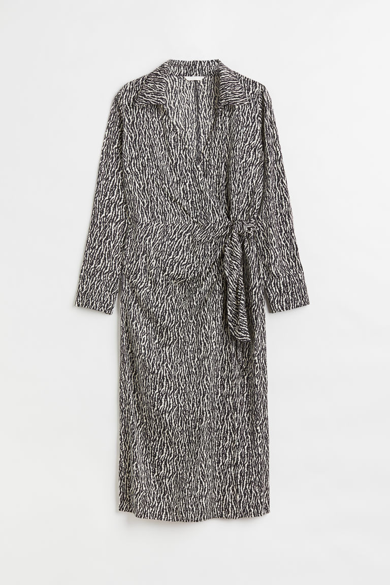 H & M - H & M+ Omlottklänning i satin - Svart