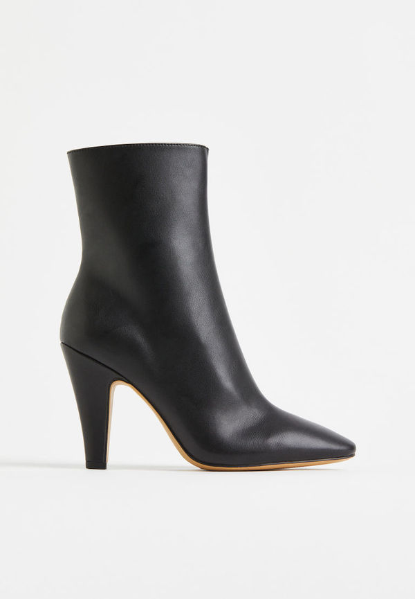 H & M - Kängor med klack - Svart