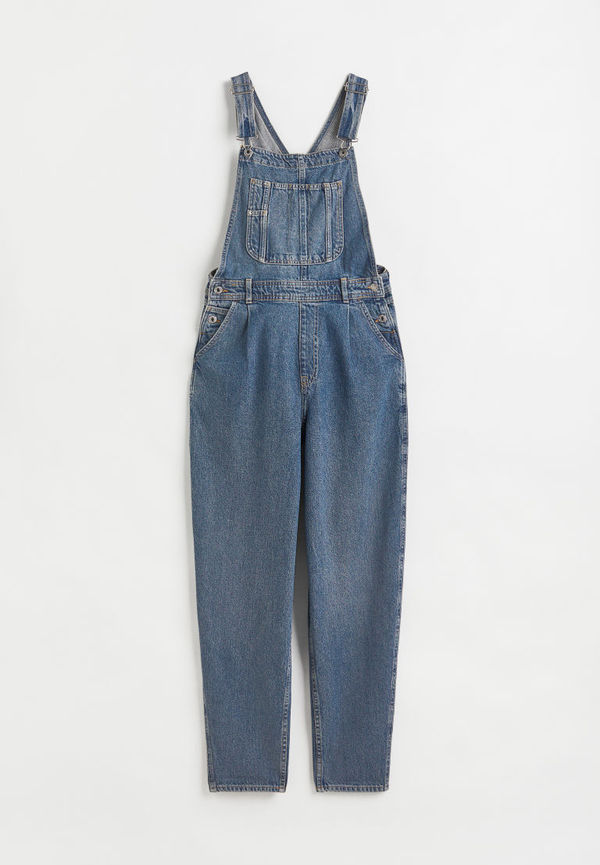 H & M - Mom Fit hängselbyxa i denim - Blå