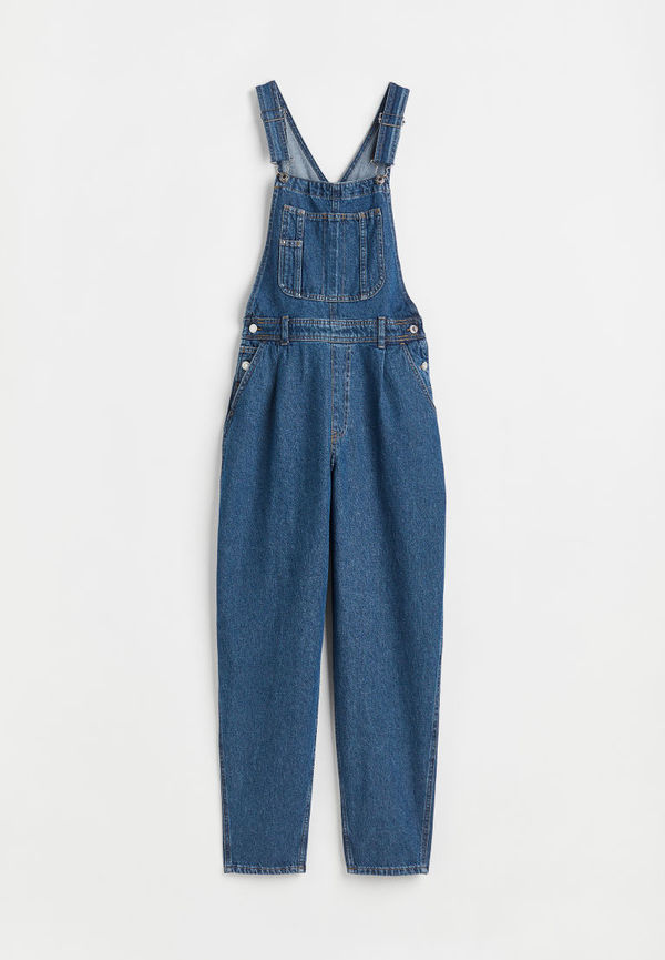 H & M - Mom Fit hängselbyxa i denim - Blå