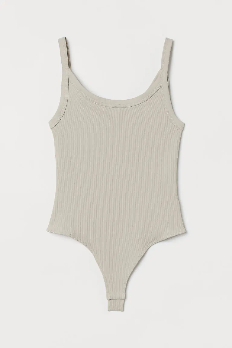 H & M - Ribbad stringbody i trikå - Beige