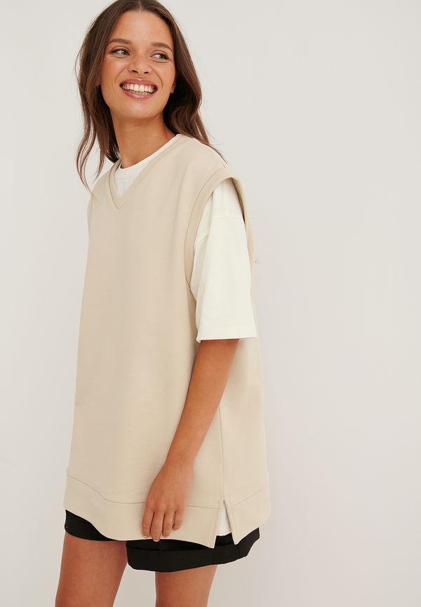 Handpicked x NA-KD Ekologisk väst med en v-ringning - Beige