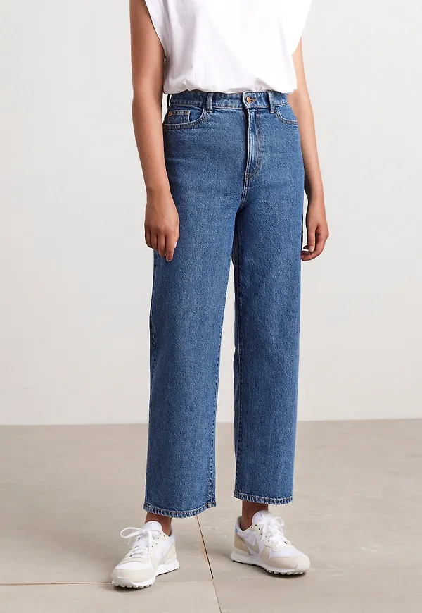 WIDE Hanna cropped jeans med lätt stretch