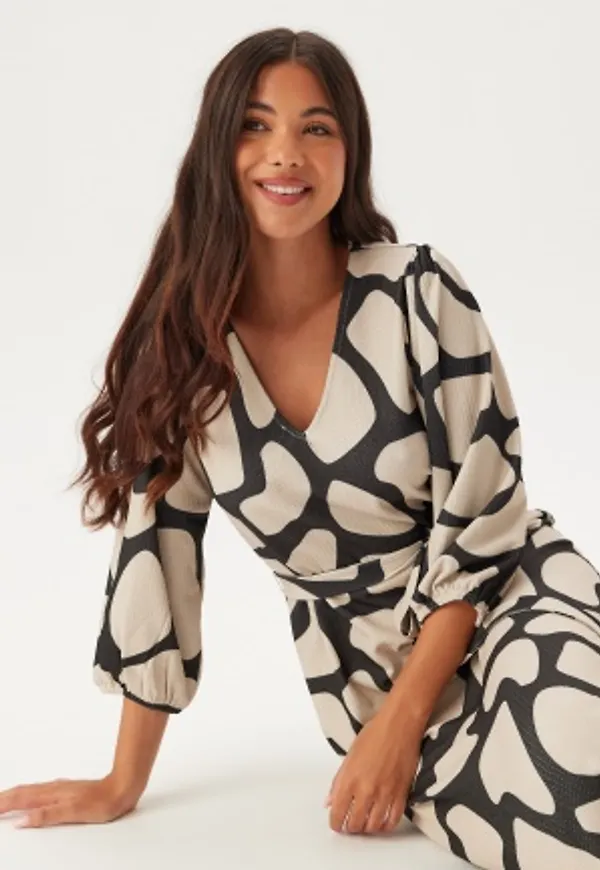 Happy Holly Structured Puff Sleeve Midi Dress Black/Cream 40/42