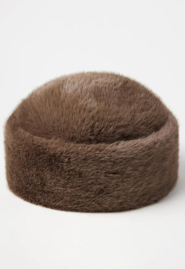 Hatt i fuskpäls