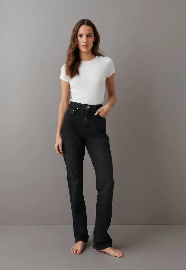 High straight jeans