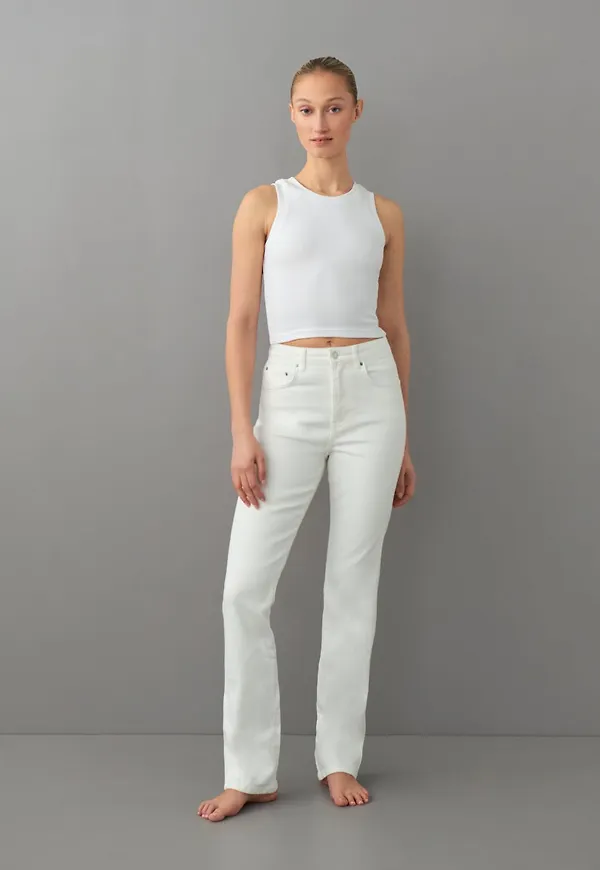 High straight jeans