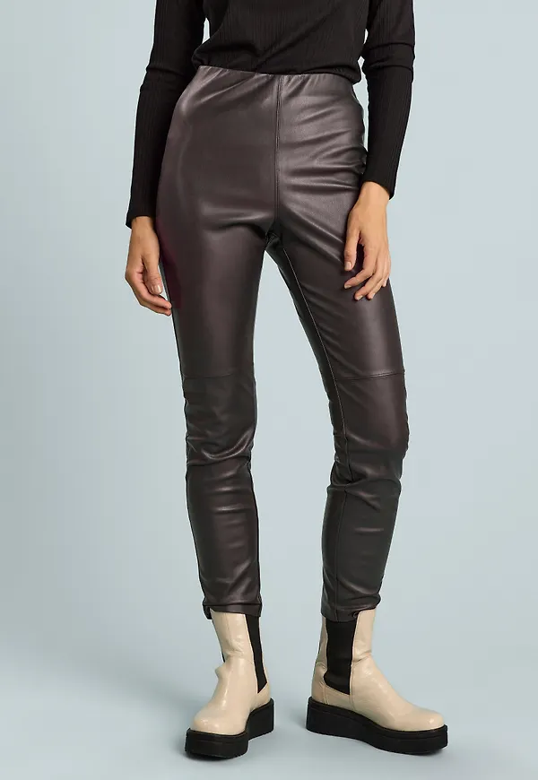 High waist byxa i läderimitation