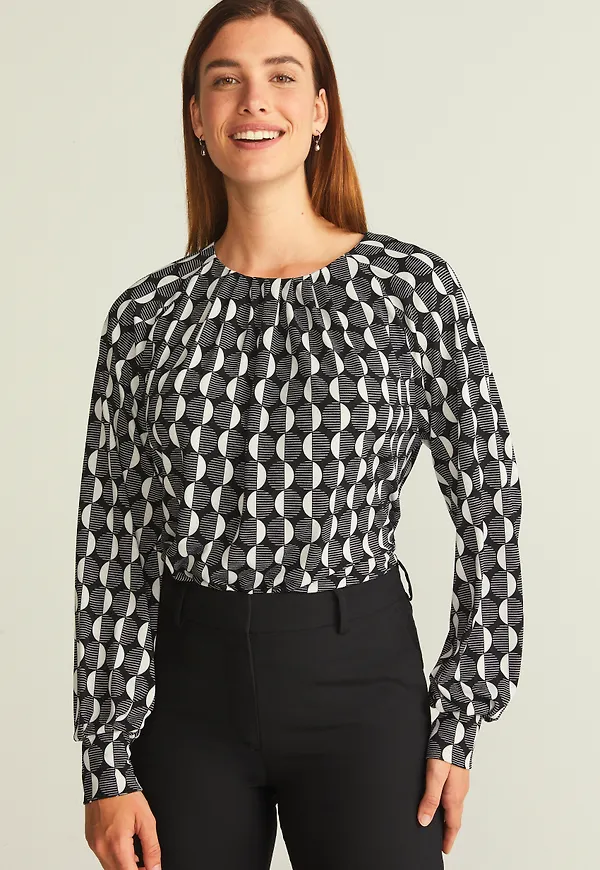 Hilda top