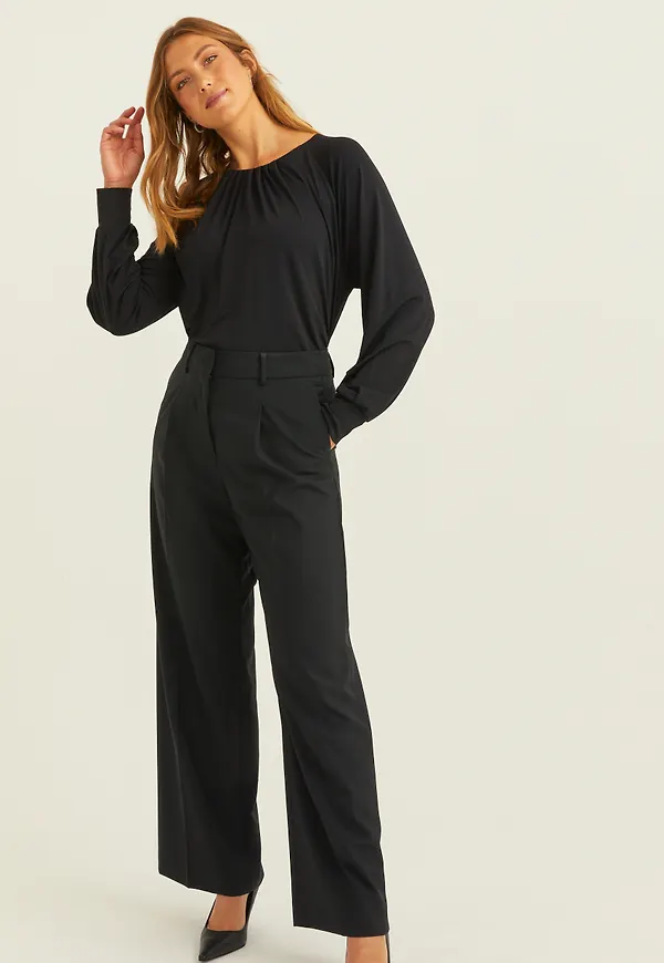 Hilda top