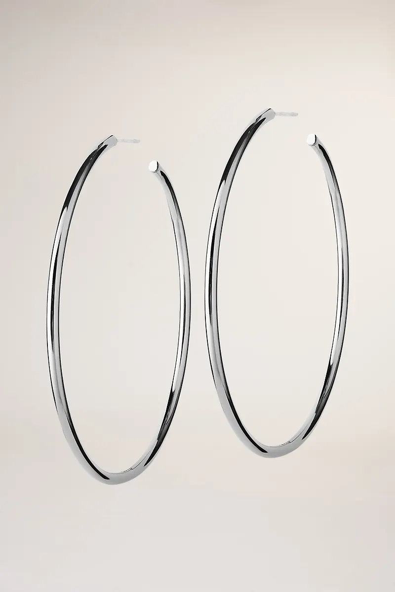 Hoops earrings