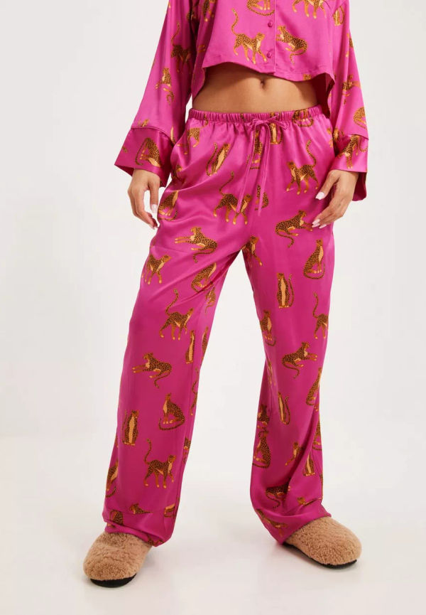 Hunkemöller - Pyjamas - Very Berry - Pant Satin Leopard - Nattkläder
