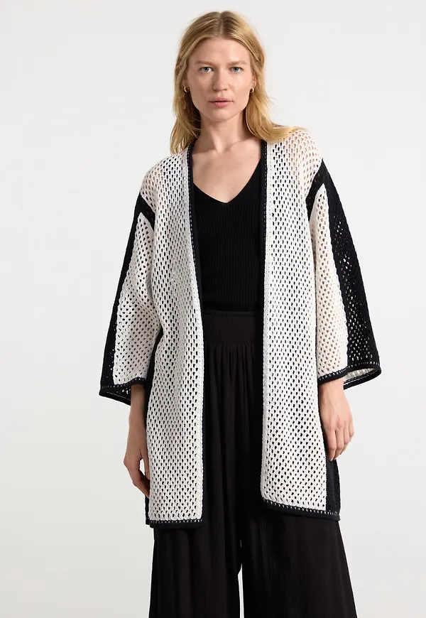 Hålstickad oversize cardigan