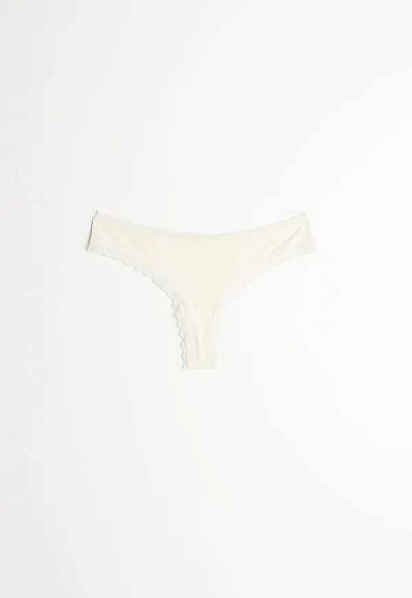 Ingrid rib string