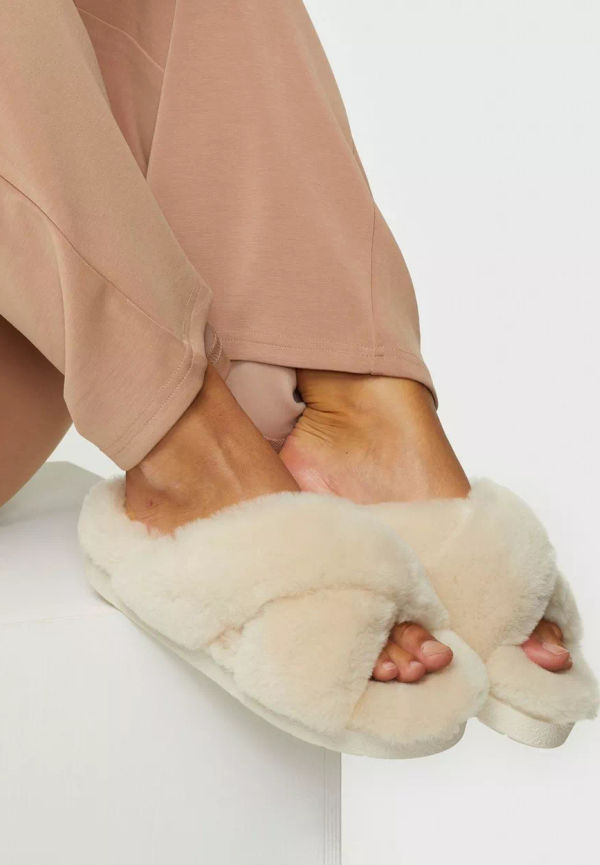 Inuikii - Tofflor - Beige - Slipper Classic - Flats & Lågskor - Slippers