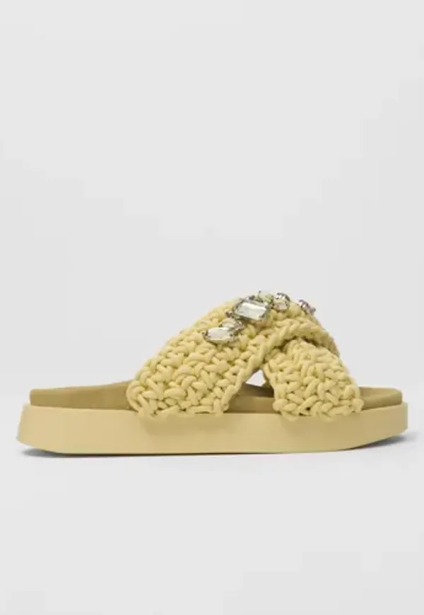 Inuikii - Gul - Slipper Woven Stones