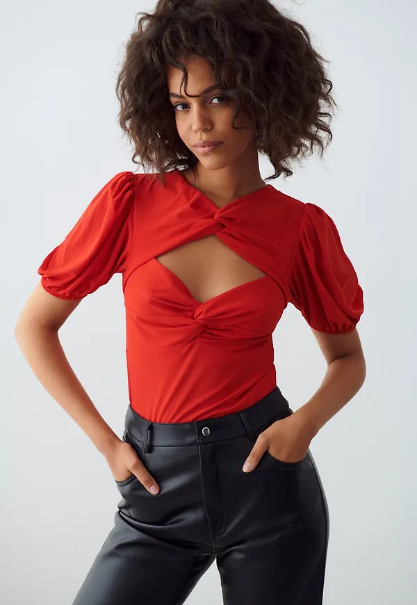 Isa top
