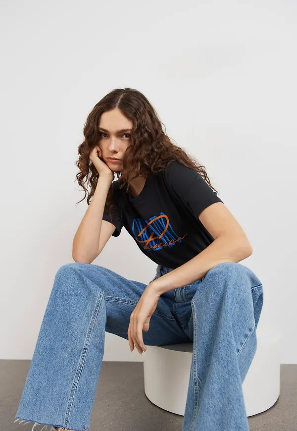 Ivory tee