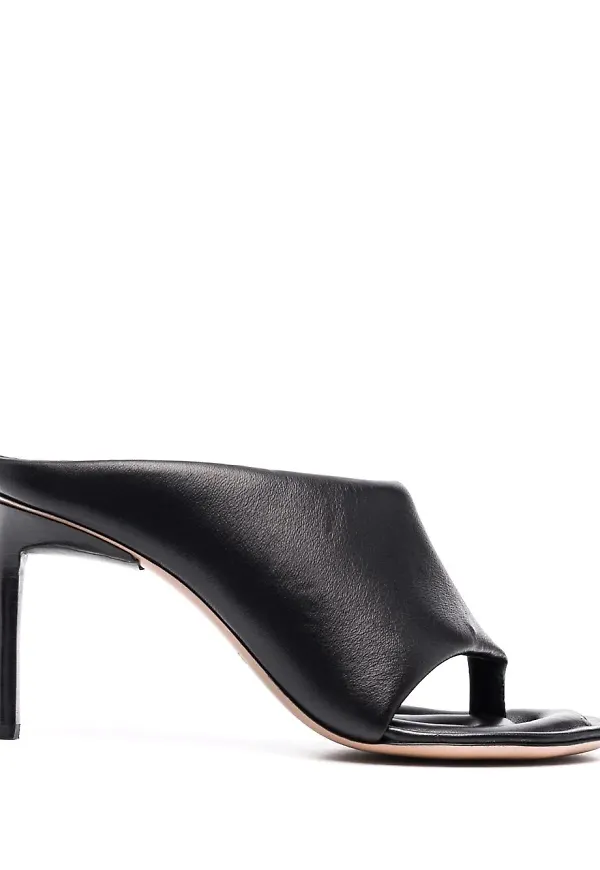 Jacquemus asymmetriska slip-ons - Svart