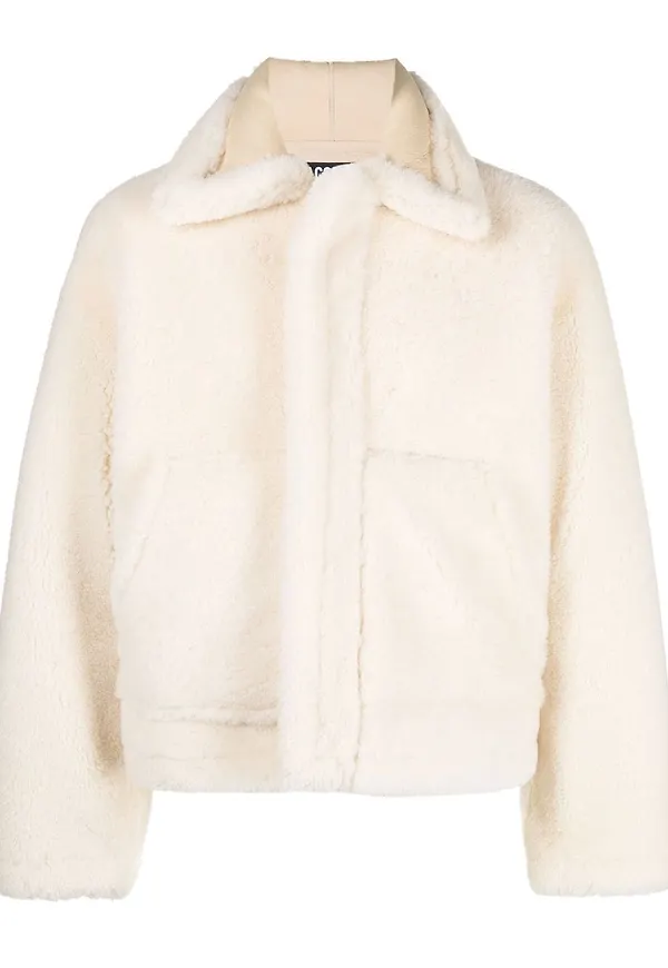 Jacquemus bomberjacka i fårpäls - Vit