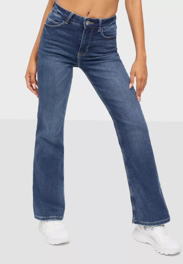JdY - Flare jeans - Medium Blue Denim - Jdynwflora Neela Hw Flr MB01 Dnm No - Jeans