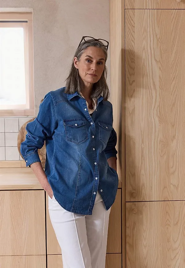 Jeansskjorta i lite lättare denim