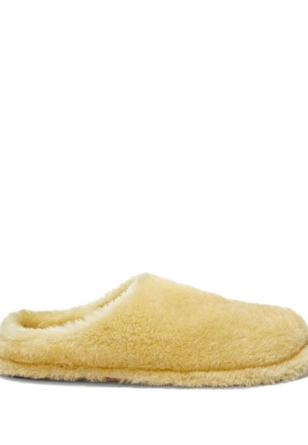 Jil Sander tofflor med pälsdesign - Gul