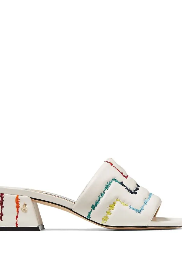 Jimmy Choo Themis 45 mm randiga slip-ons - Vit