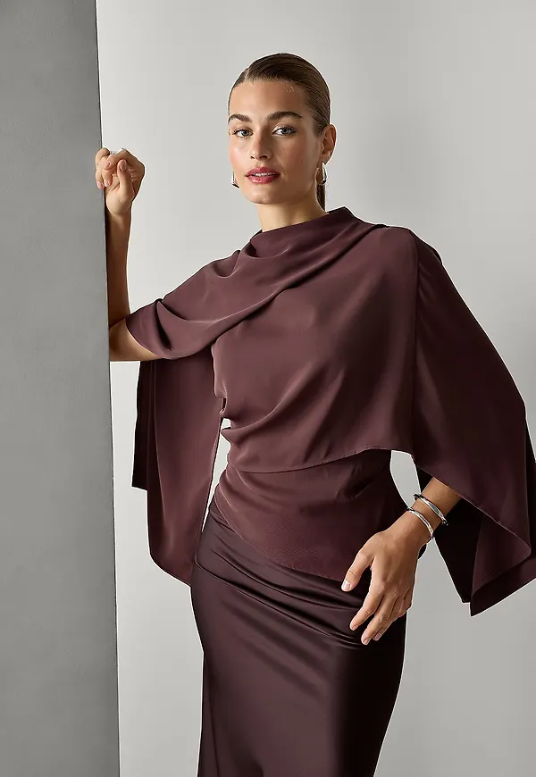 Joelle - Blus med capeärmar - Röd